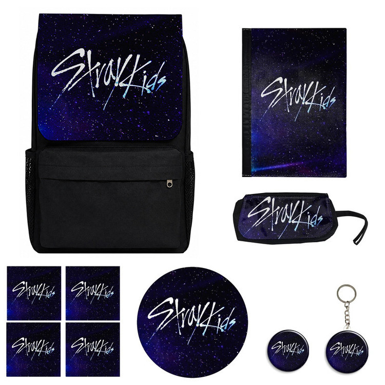 کوله پشتی مدل گروه موسیقی استری کیدز طرح Stray Kids کد A1 به همراه کلاسور و جامدادی و زیر لیوانی و جاکلیدی مجموعه 10 عددی
